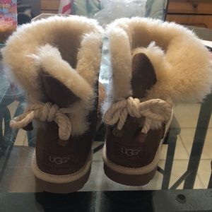 UGG Selene chestnut size 6 women’s. BNWOT